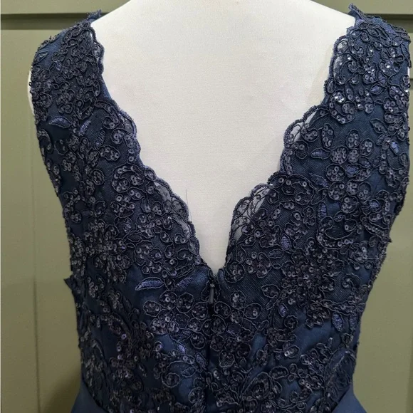 Elegant Navy Blue Dress - Picture 7 of 8